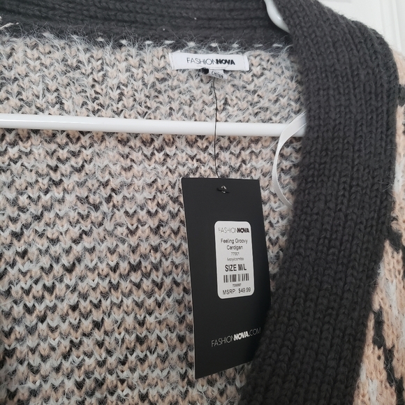 Brand New Oversized Patterned Sweater - Picture 4 of 4